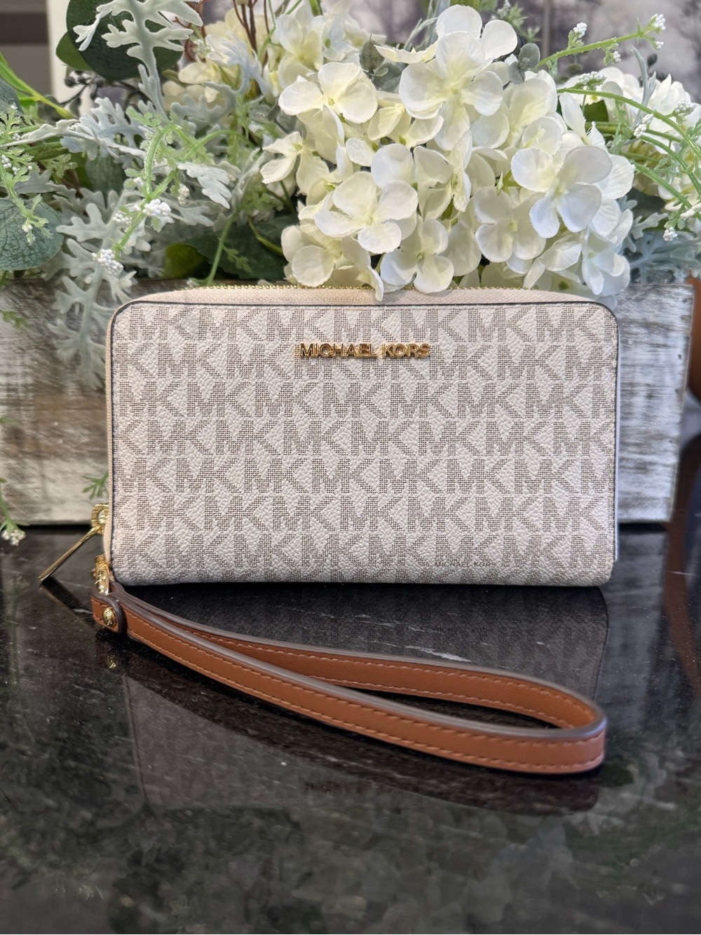 🤎Michael Kors Jet Set Travel Medium Zip Around Wallet Vanilla/Acorn